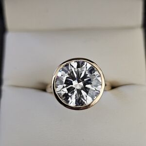 18K 5.74 CT Lab Grown Diamond Solitaire Ring with IGI Report